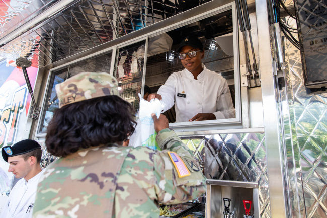 New service promotes eating well while on the go